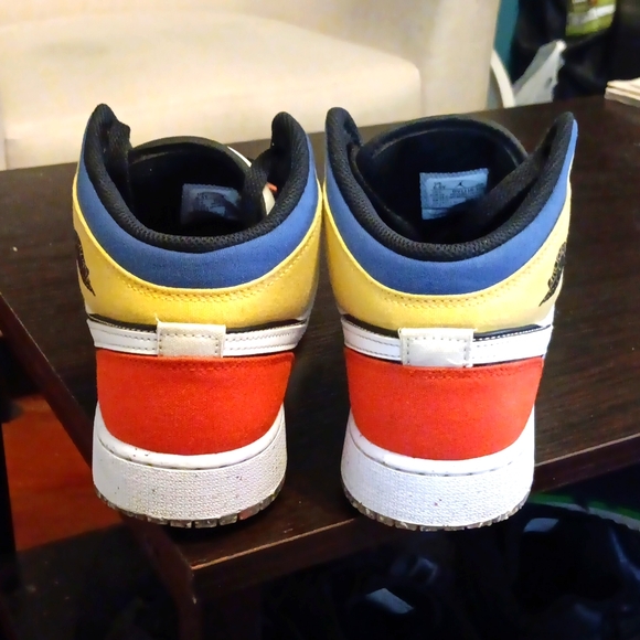 AIR JORDAN 1 MID SE GS 'MULTI-COLOR-CANVAS' SZ 6.5Y OR WOMEN'S 8 - Picture 4 of 8